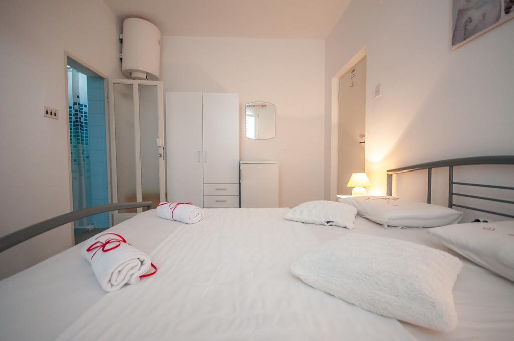 Apartments Srijemsi Mlini Exteriör bild